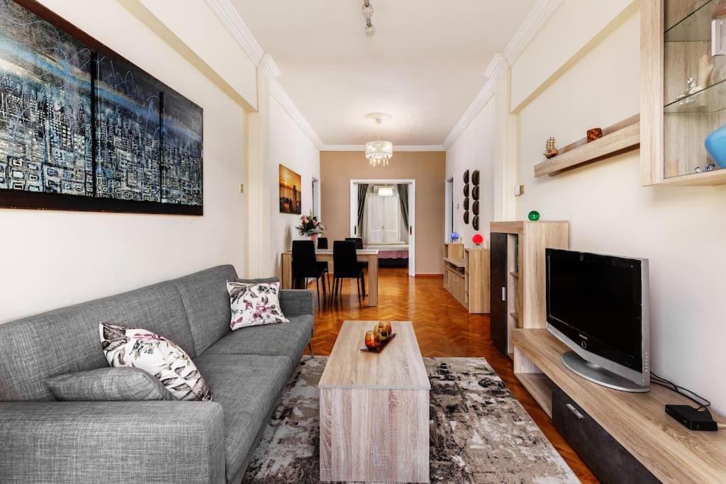 Best Location 3 Bedroom Apartment With View سالونيك المظهر الخارجي الصورة